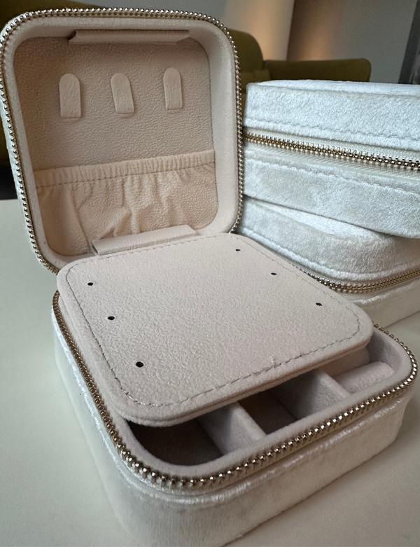 Jewelry travel case